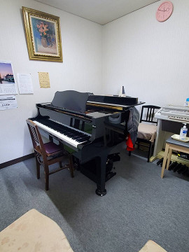 ピアノ個人レッスン部屋