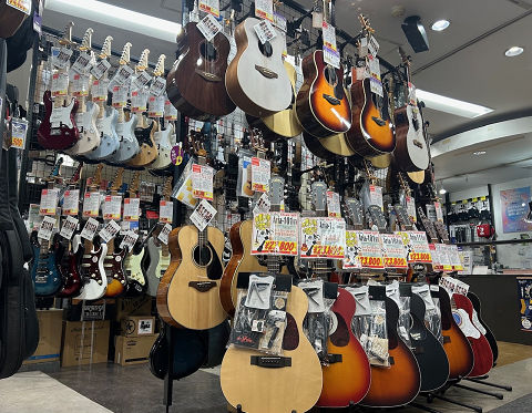 大東楽器枚方店（大阪 枚方市）ギター・管楽器・ピアノ鍵盤楽器 販売